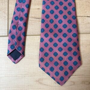 Vintage Kenneth Stevens Italian Silk Blue Geometric On Pink Necktie 58x3.5